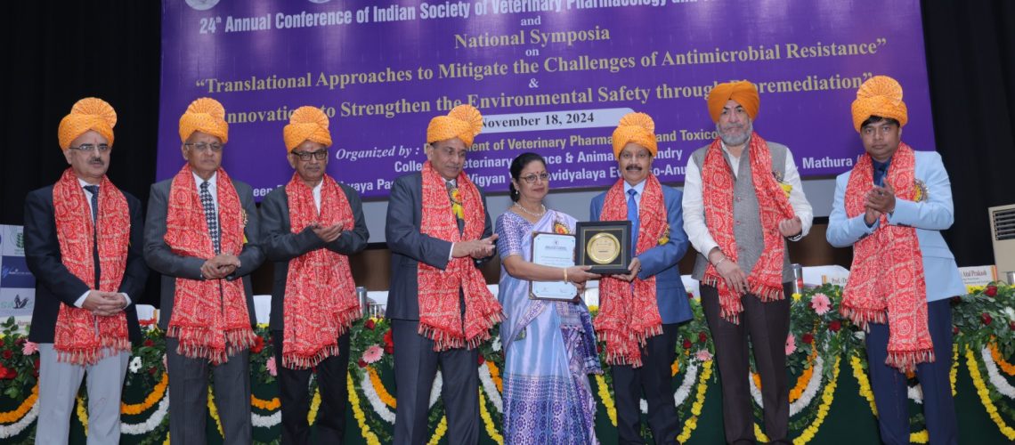 isvpt-society-award-presented-by-prof-a-k-srivastava-honble-vice-chancellor-during-isvptcon-2024